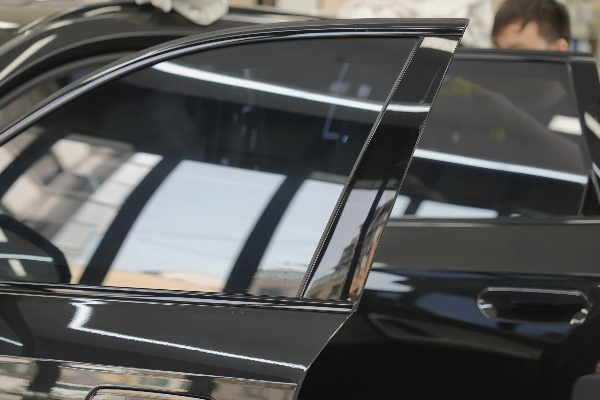 BMW ix1 썬팅 시공 사진 2